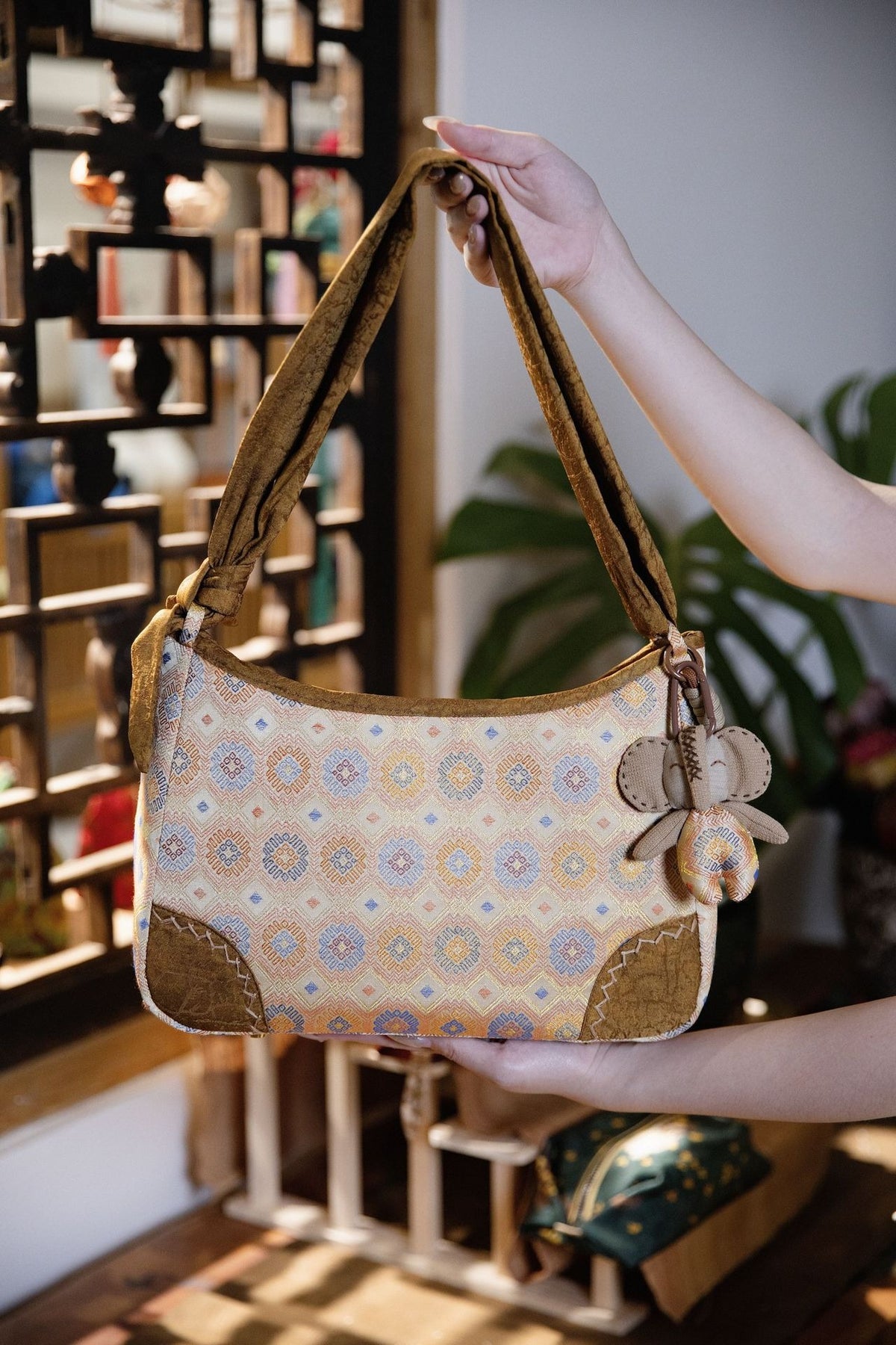 Artisanal Zhuang Woven Large Tote: Handcrafted Oriental Heritage Shoulder & Crossbody Bag