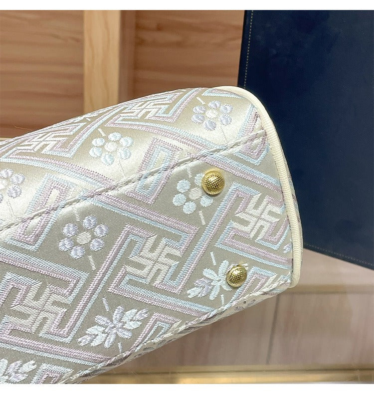 Dynasty Pearl Beaded Evening Clutch: Embroidered Silk Jacquard Gala Handbag